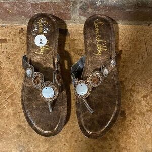 Sam & Libby Dear Me bronze embellished strappy heeled‎ slide  
Flip flop sandals